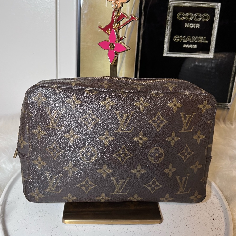 Authentic LV Trousse Toilette Travel Cosmetic Pouch 23 in Monogram